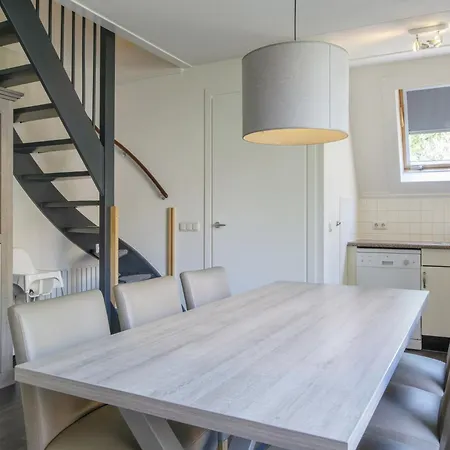 Restyled House With Three Bathrooms, Breda At 10km Ferienhaus