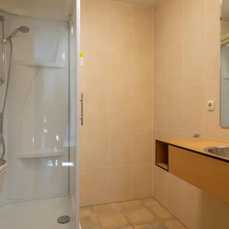 Restyled House With Three Bathrooms, Breda At 10km Ferienhaus