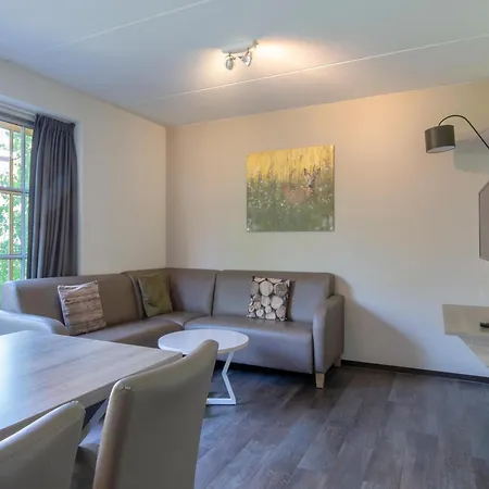 Restyled House With Three Bathrooms, Breda At 10km * Oosterhout (North Brabant)