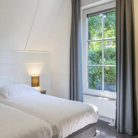 Restyled House With Three Bathrooms, Breda At 10km Oosterhout (North Brabant)