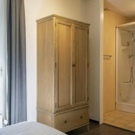 Сasa de vacaciones Restyled House With Three Bathrooms, Breda At 10km Oosterhout (North Brabant)